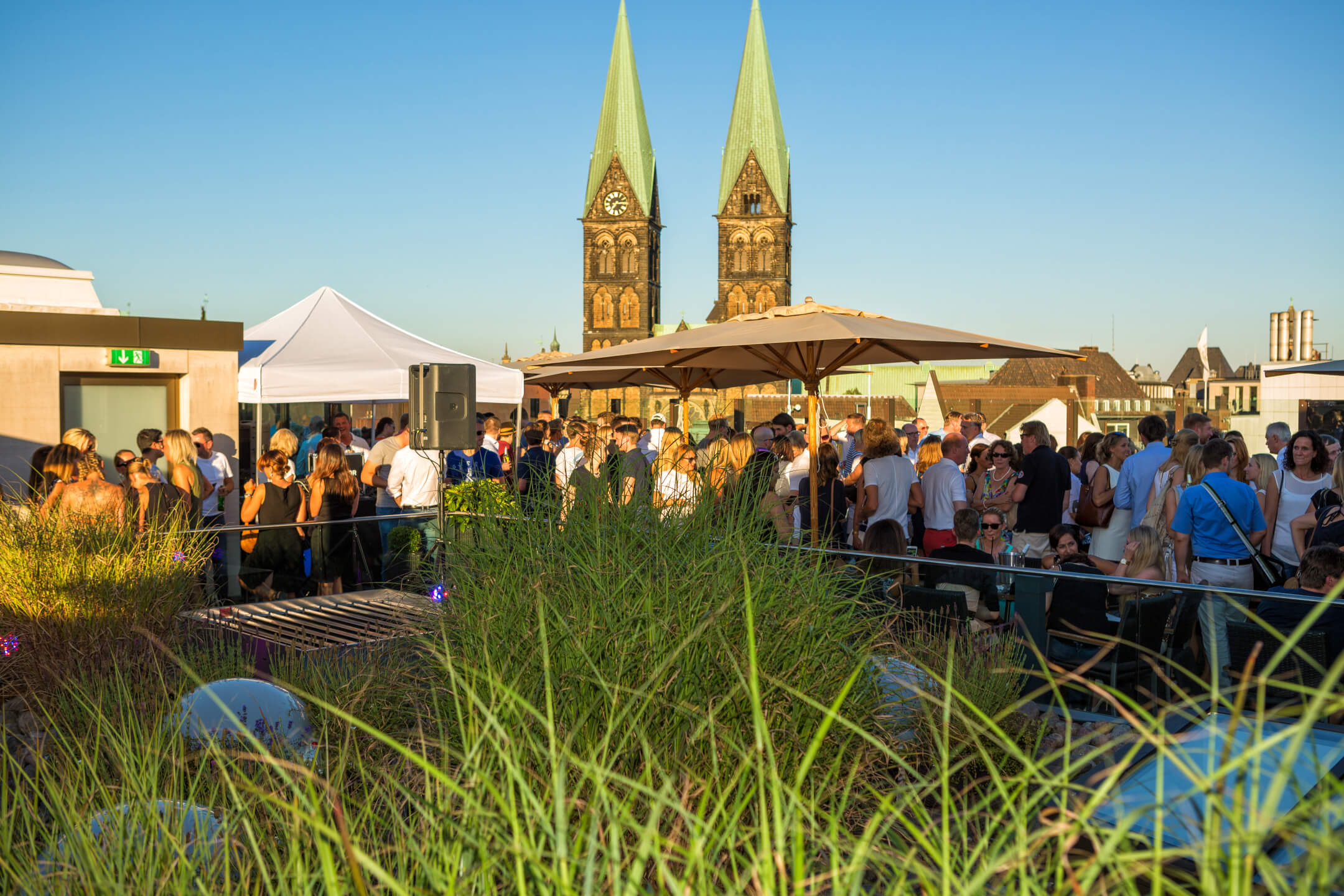 Event on the roof terrace, in the background the Bremen Cathedral