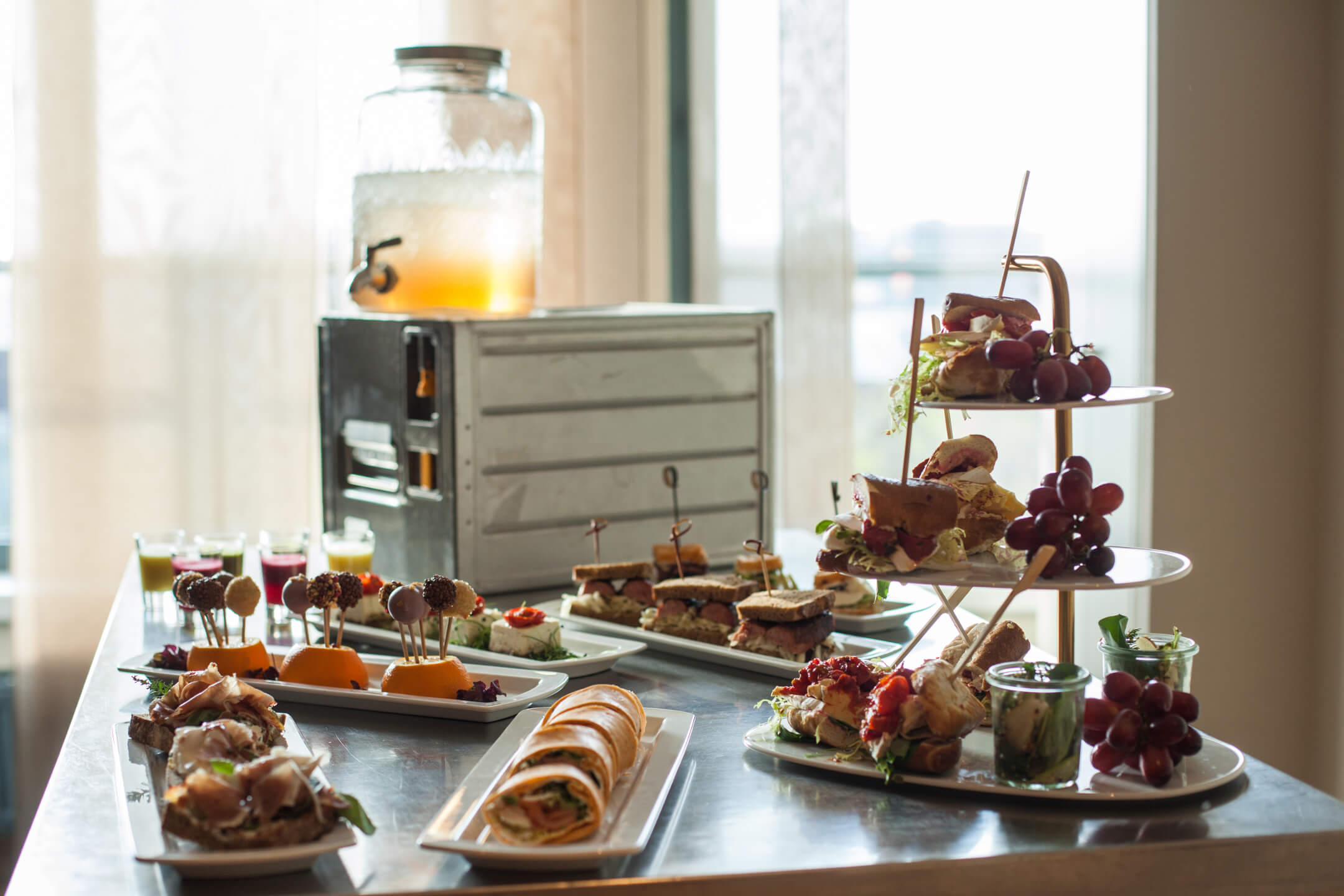 Coffee break at ATLANTIC Hotel Airport - finger food