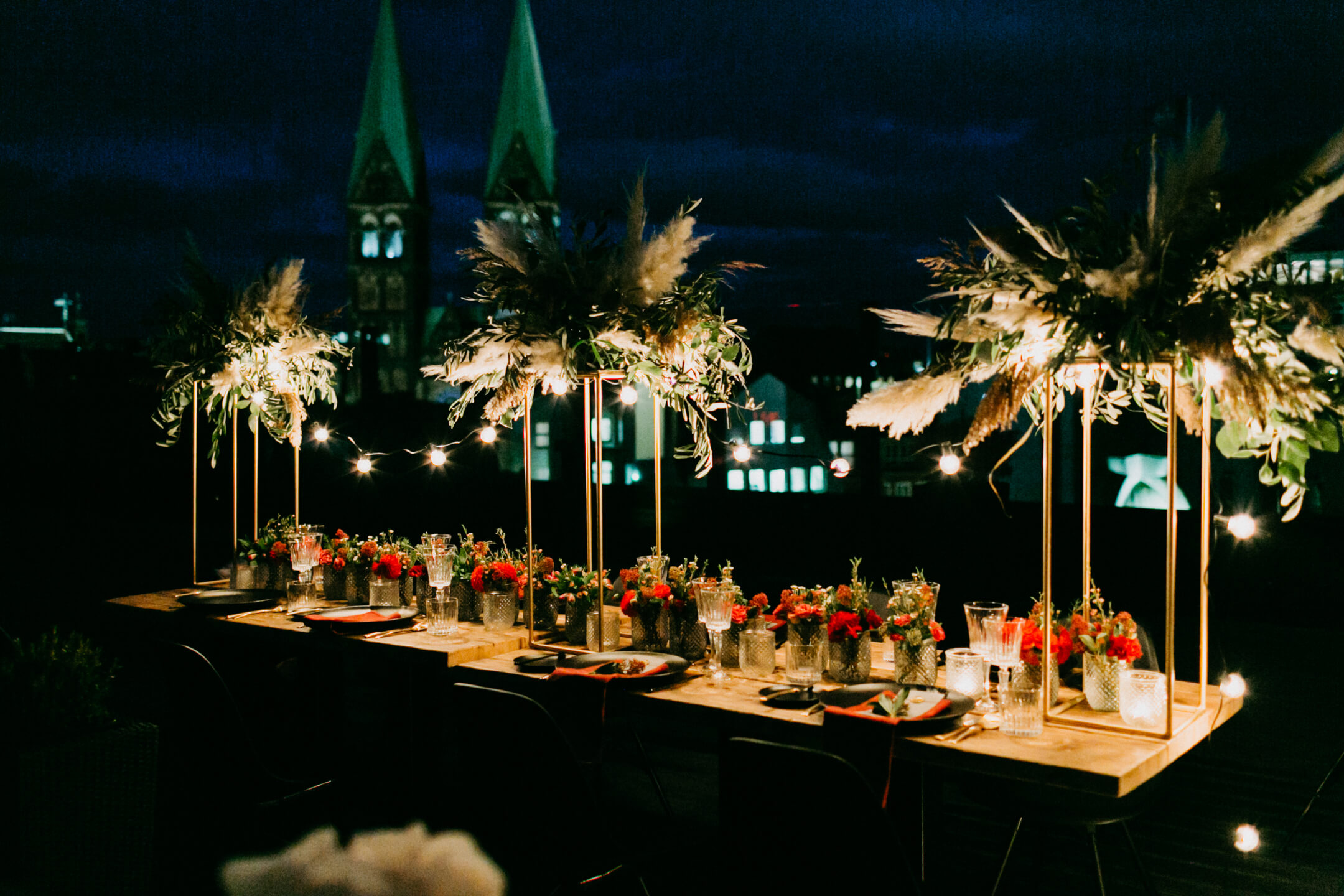 ordinary weddingdecoration on the rooftop lounge