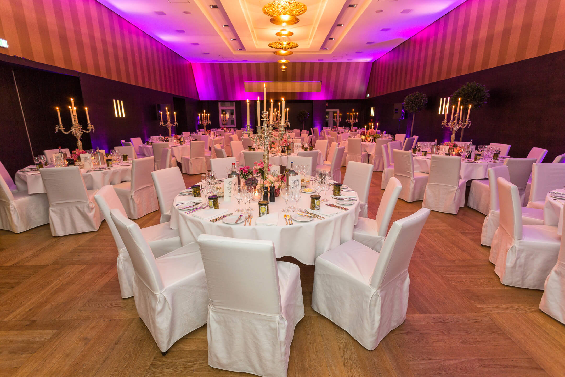 decorated, round table