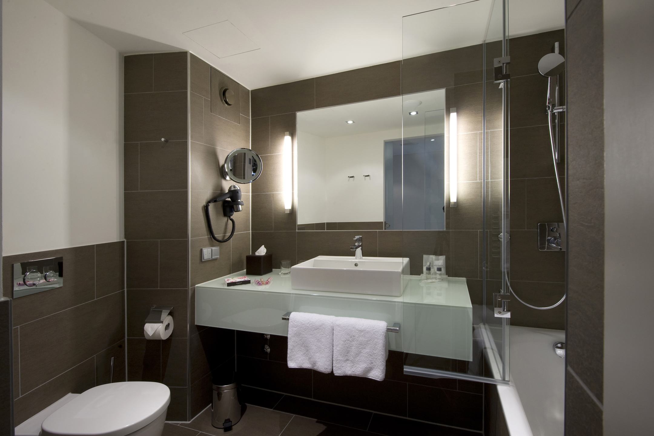Badezimmer des ATLANTIC Grand Hotel in Bremen