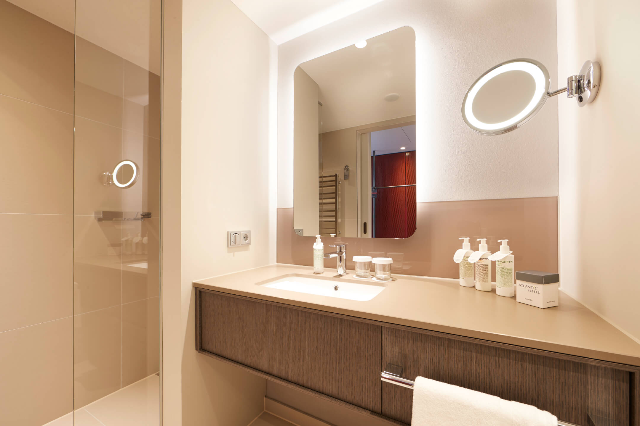 Bad im Comfort Zimmer im ATLANTIC Grand Hotel Bremen