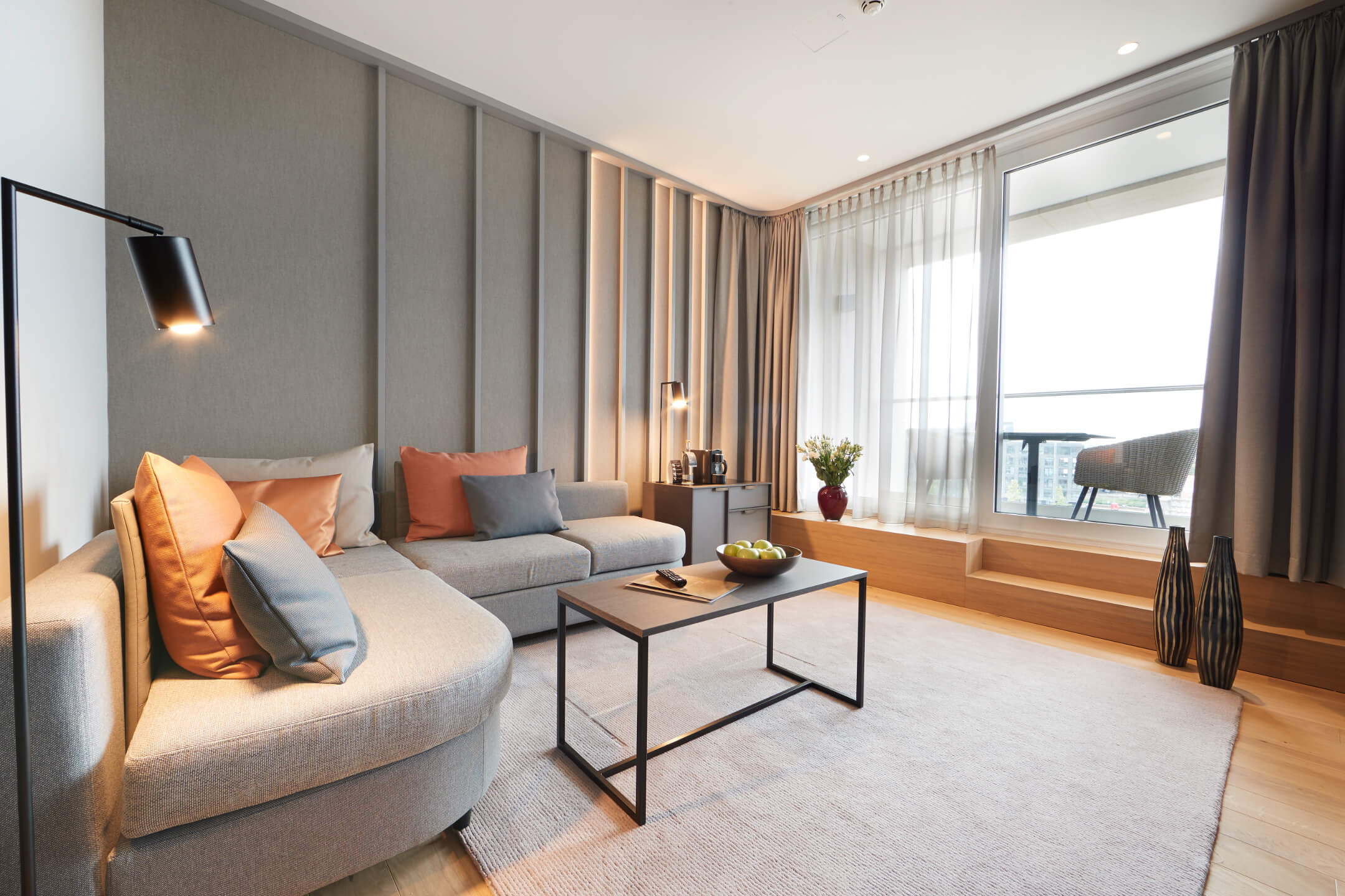 Wohnzimmer Balkon Suite im Atlantic Grand Hotel Bremen