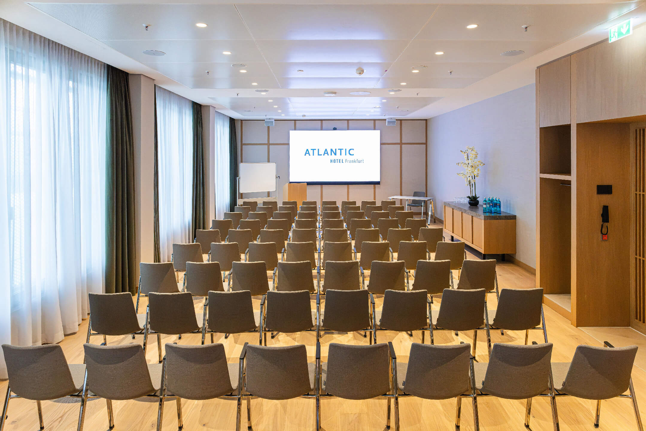 Tagen in modernen Räumen im ATLANTIC Hotel Frankfurt Tagen in modernen Räumen im ATLANTIC Hotel Frankfurt