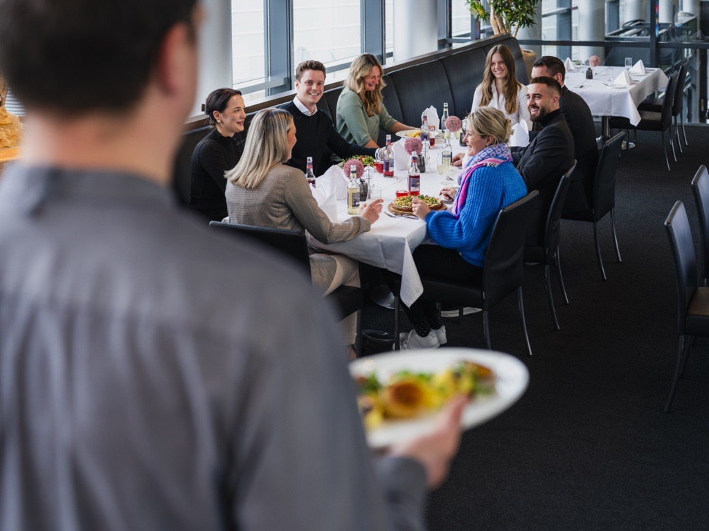 Gäste im Restaurant Gottlieb Bremen