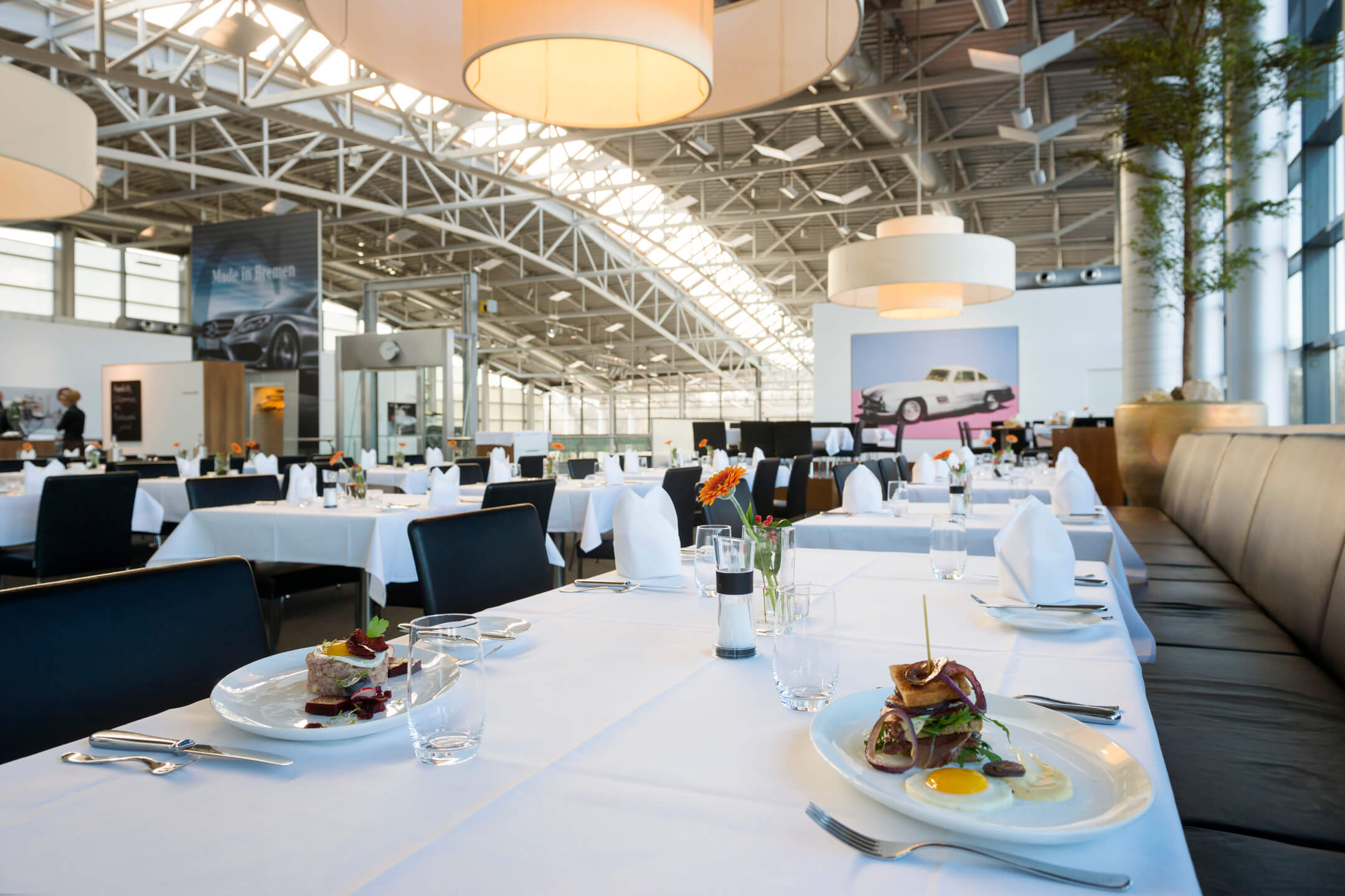 Interior view of the gottlieb restaurant in the Mercedes-Benz Customer Center