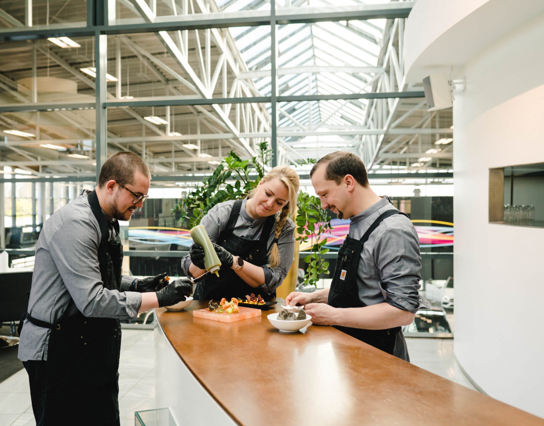 Kitchen team of the gottlieb restaurant in the Mercedes-Benz Customer Center