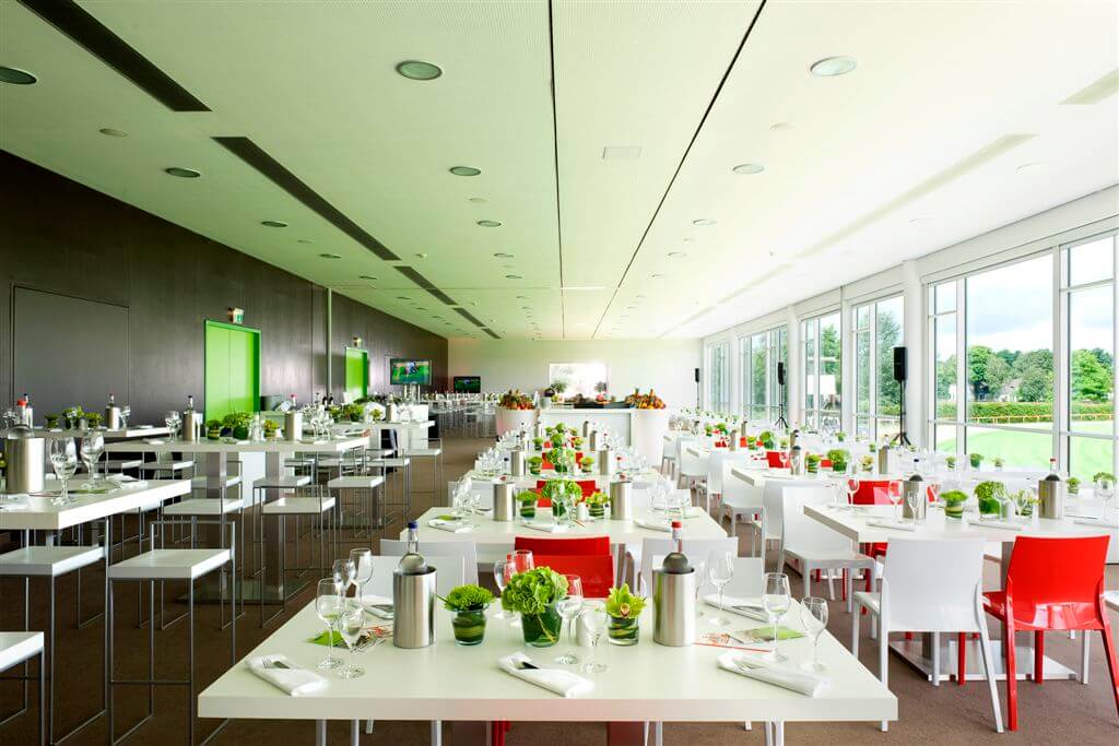 decorated high table combination in the ATANTIC Hotel Galopprennbahn