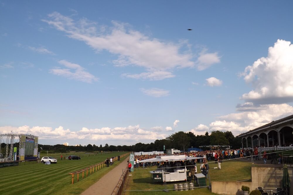 View over the racetrack from the platform