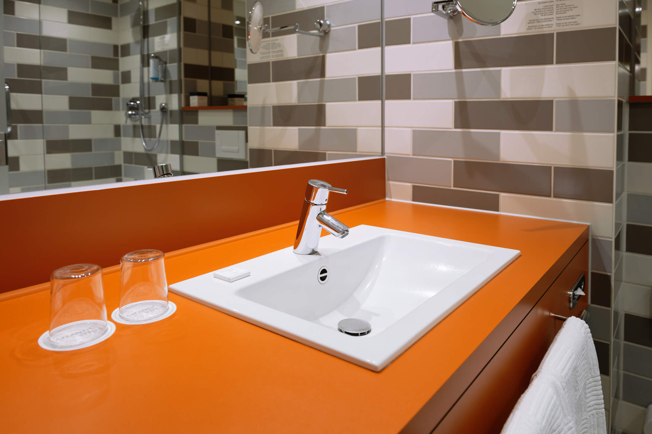 Superior room bathroom