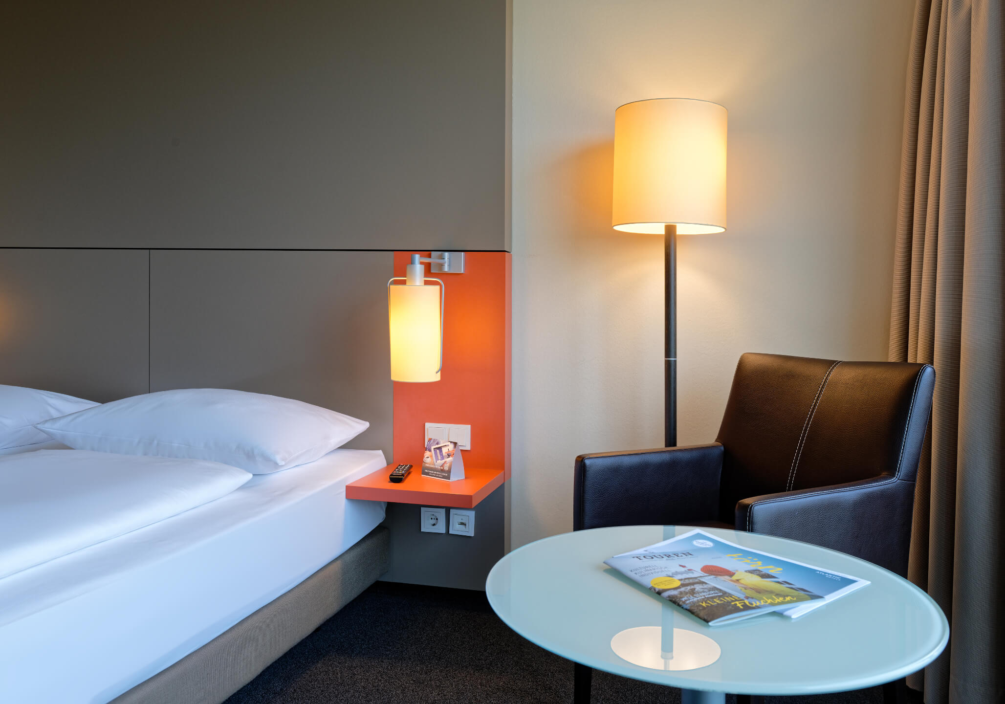 Superior room sitting area