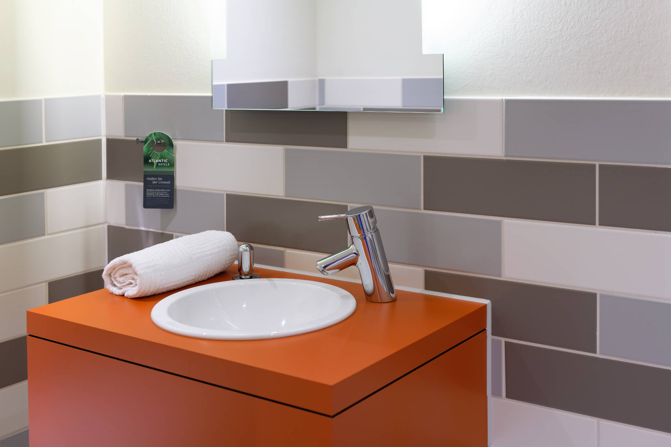 Suite bathroom