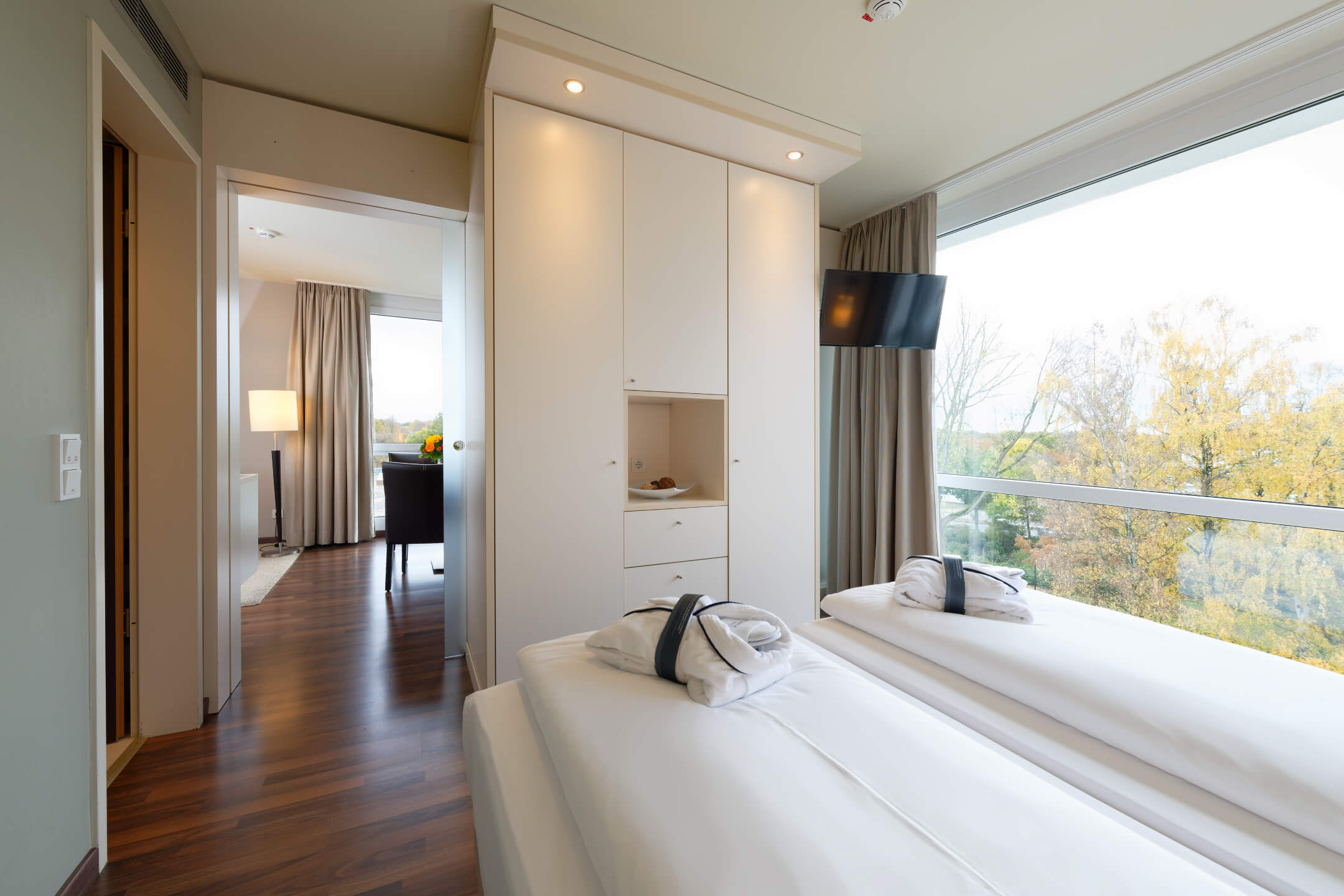 Suite bedroom