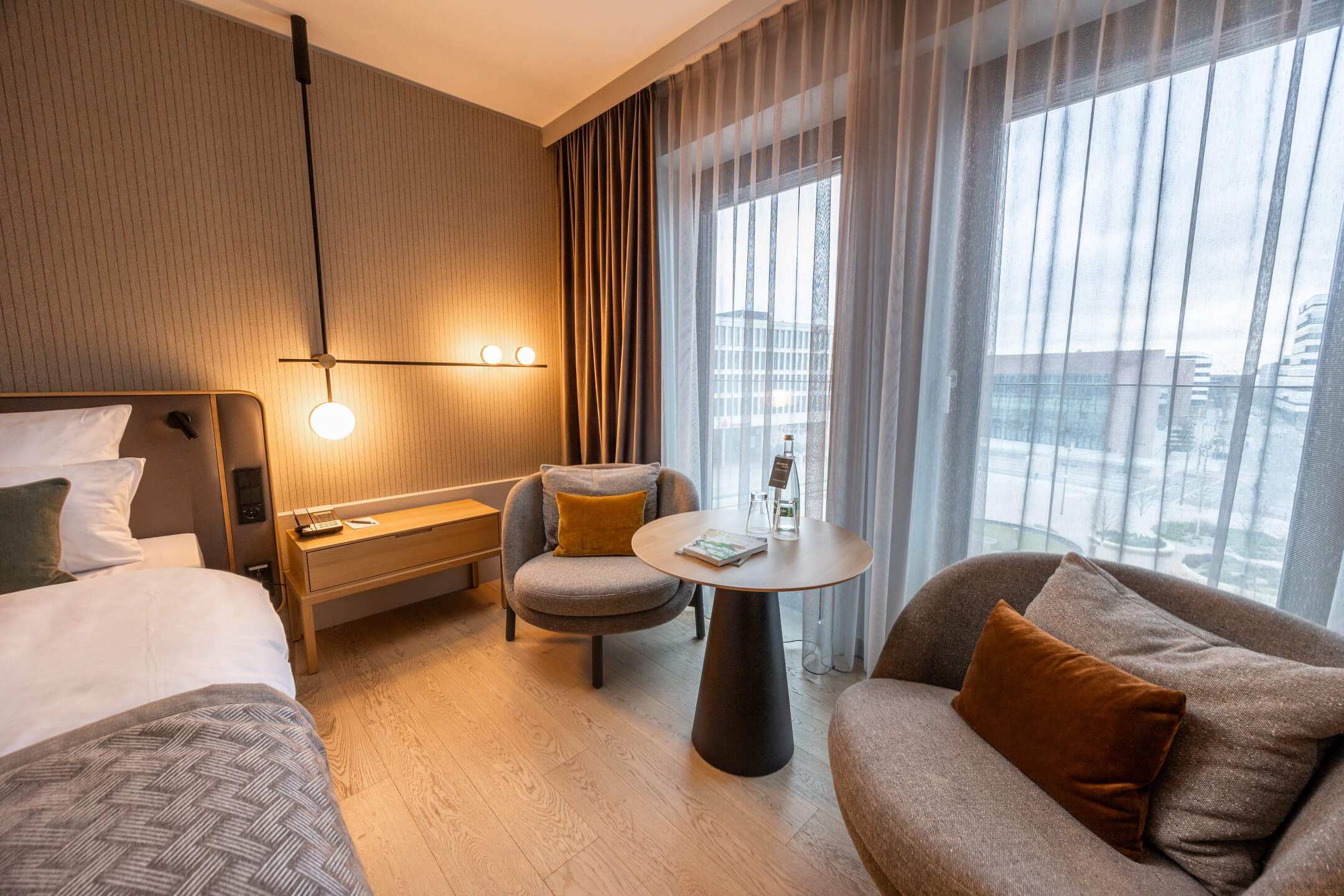 ATLANTIC Hotel Heidelberg Comfort Zimmer Sitzecke
