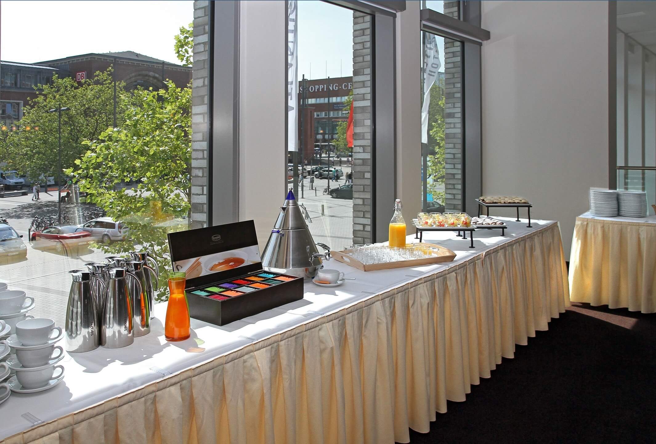 Coffee break in the conference foyer of the ATLANTIC Hotel Kiel