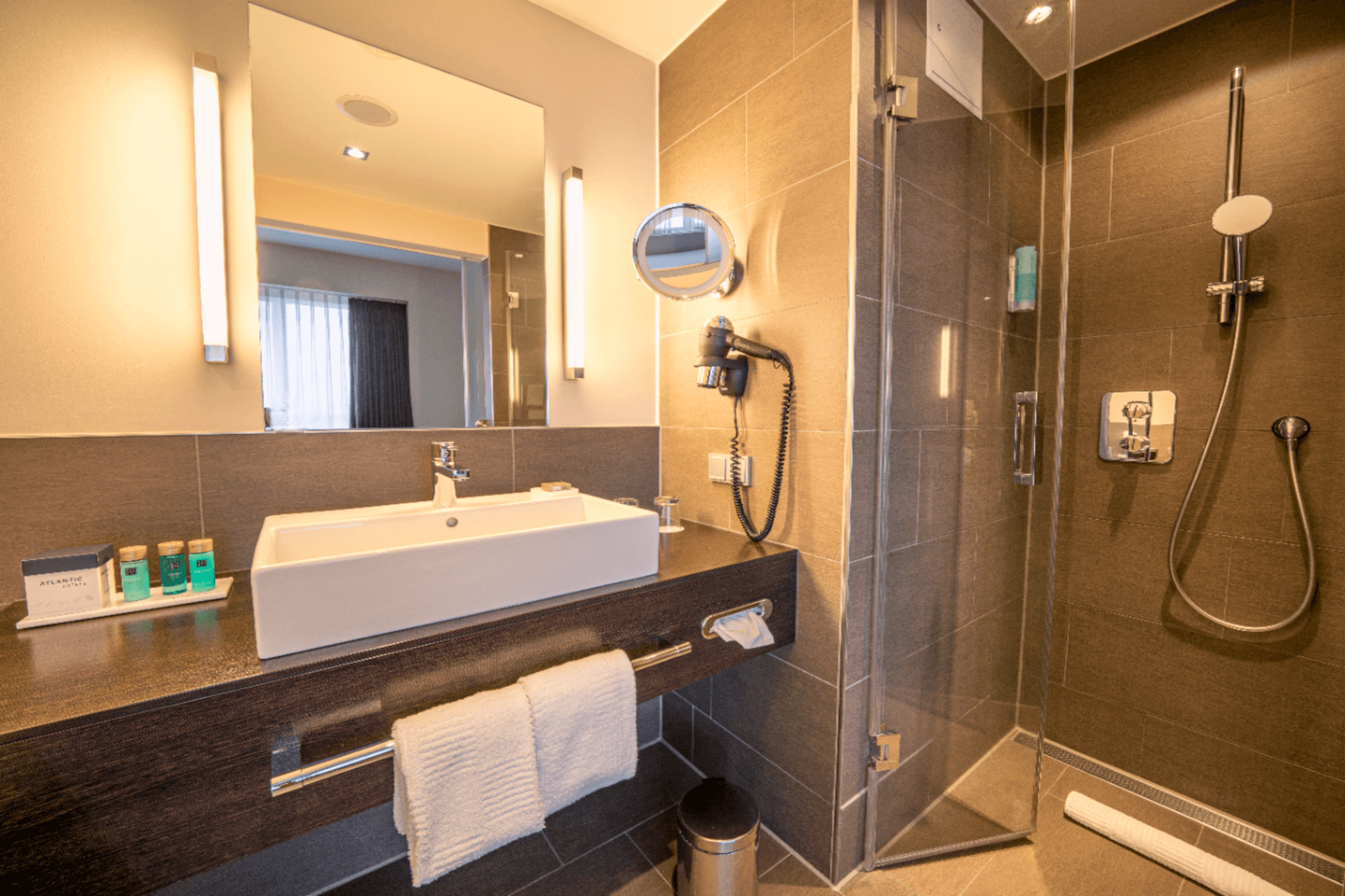 ATLANTIC Hotel Lübeck Studio Badezimmer