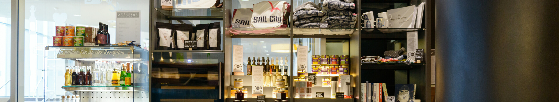 ATLANTIC Hotel Sail City Bremerhaven regional hotel shop
