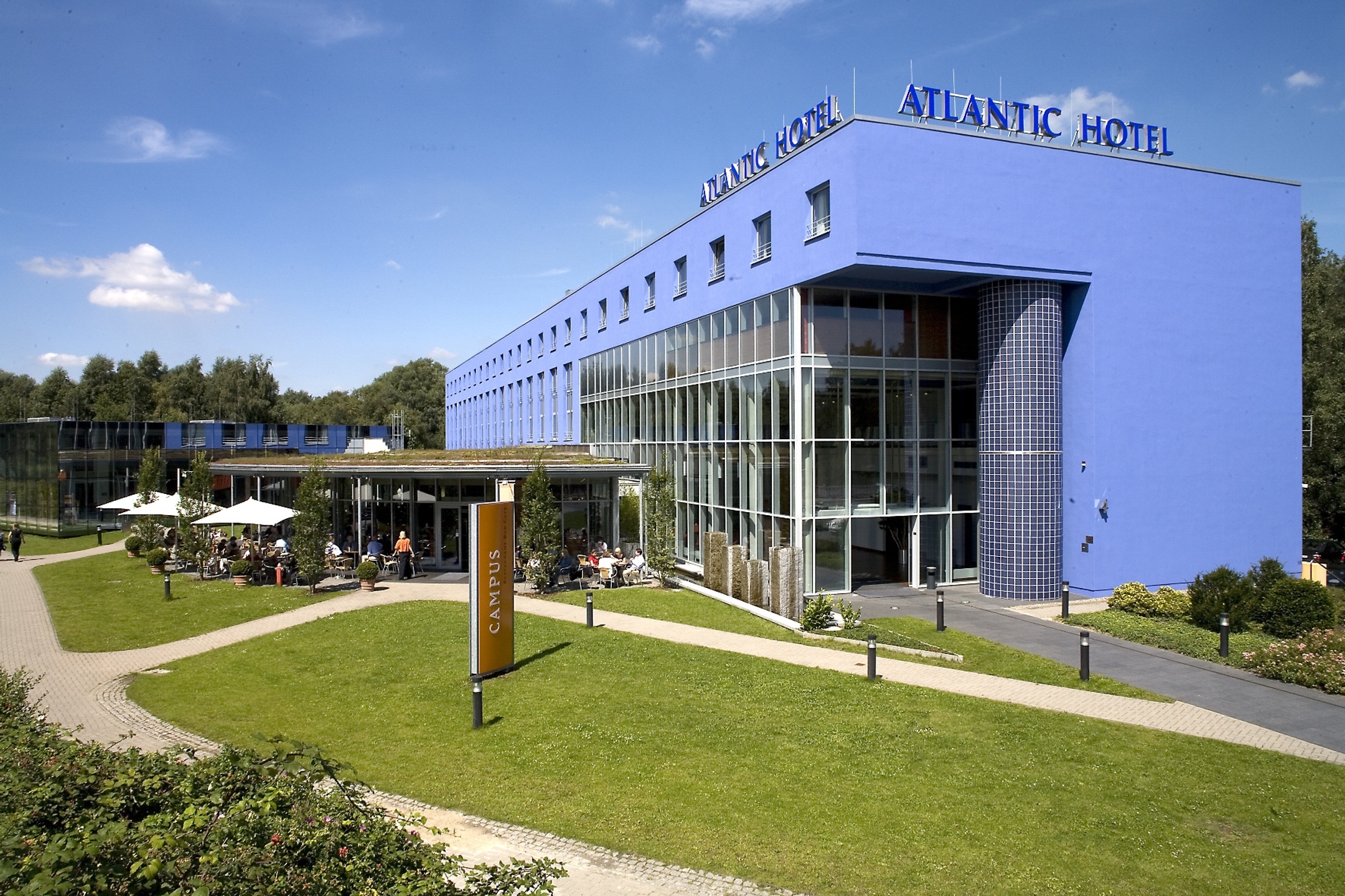 Außenansicht des ATLANTIC Hotel Universum in Bremen