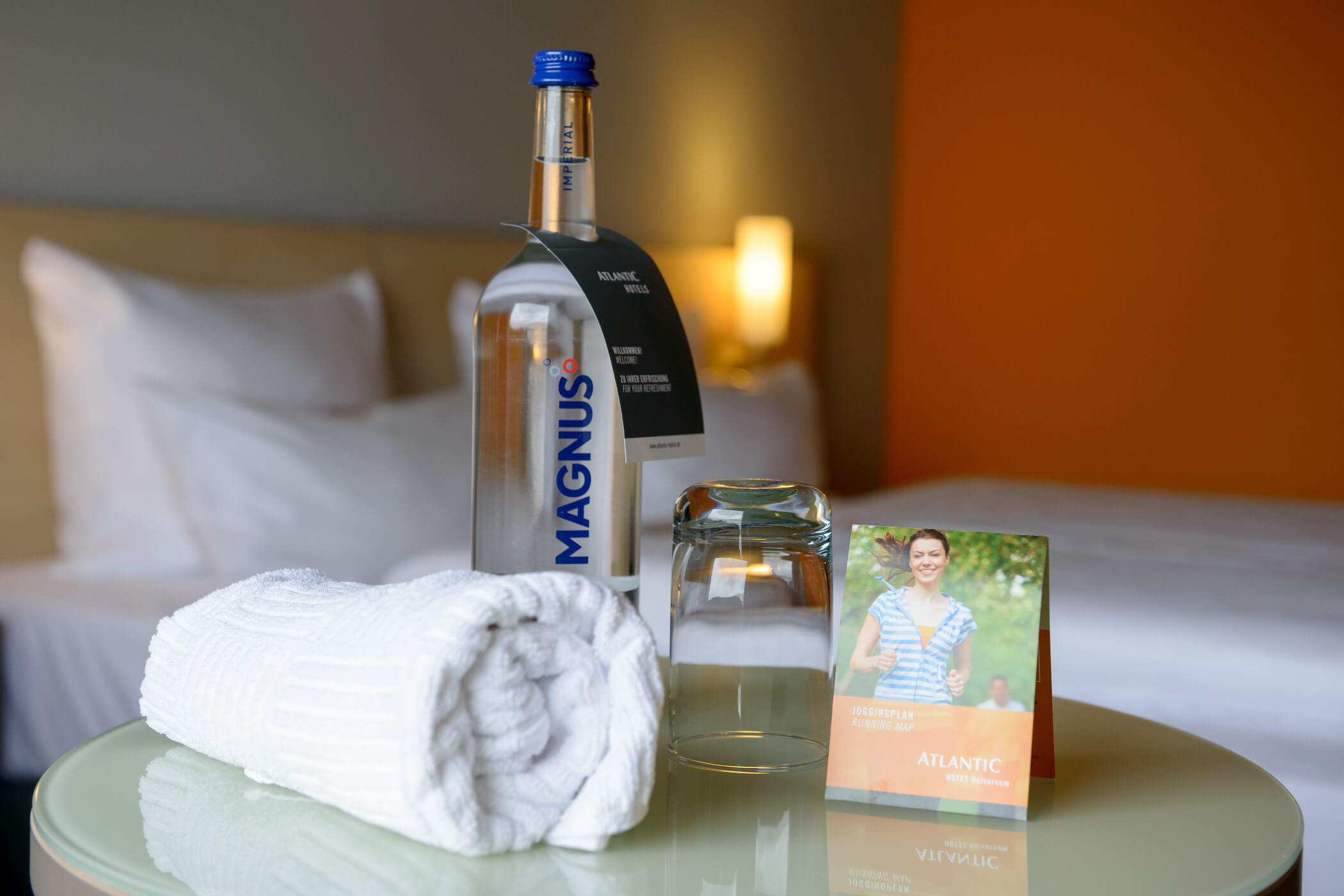 Room amenities in the Comfort Plus Room in the ATLANTIC Hotel Universum Bremen