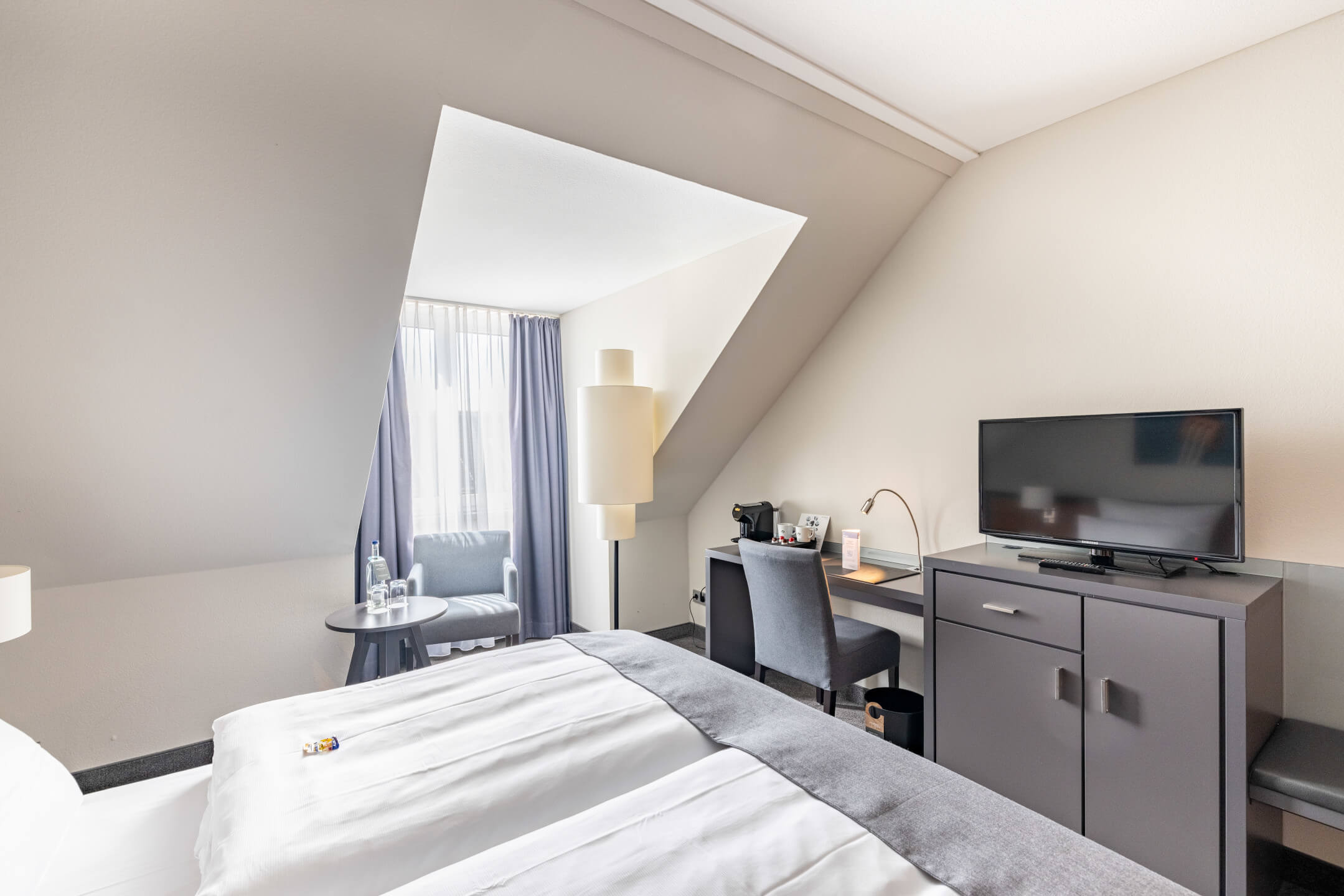ATLANTIC Hotel Vegesack Comfort Doppelzimmer Fenster