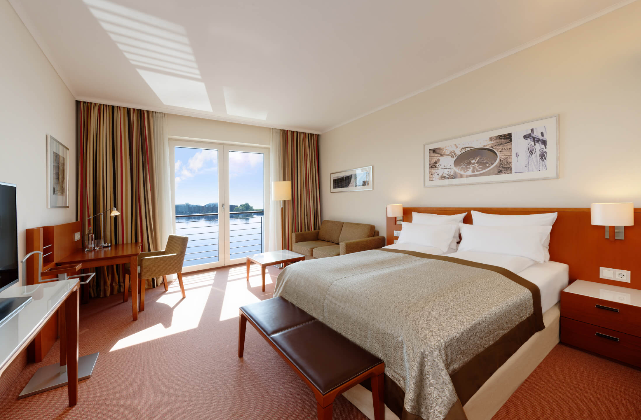 Superior Room with harbour view in the ATLANTIC Hotel Wilhelmshaven 