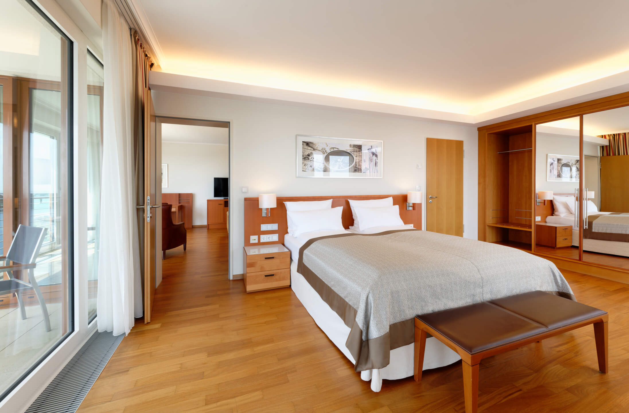 Schlafzimmer der Executive Suite im ATLANTIC Hotel Wilhelmshaven