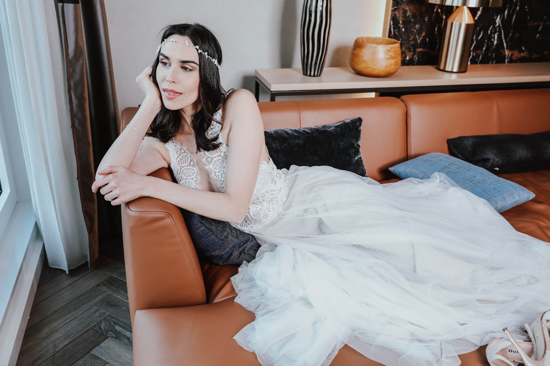 Dreamy bride in the Grand Suite of the ATLANTIC Grand Hotel Bremen