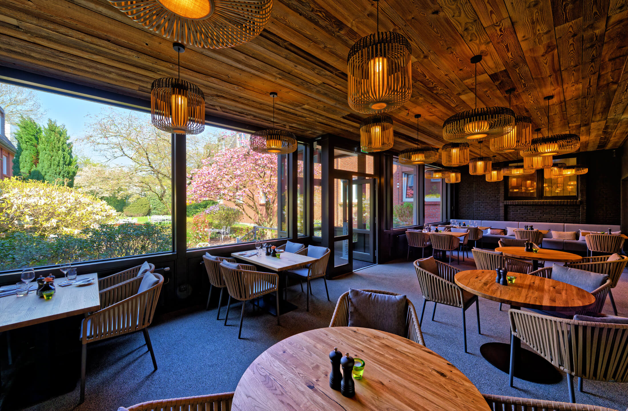 Seating in the winter garden at the ATLANTIC Hotel Landgut Horn