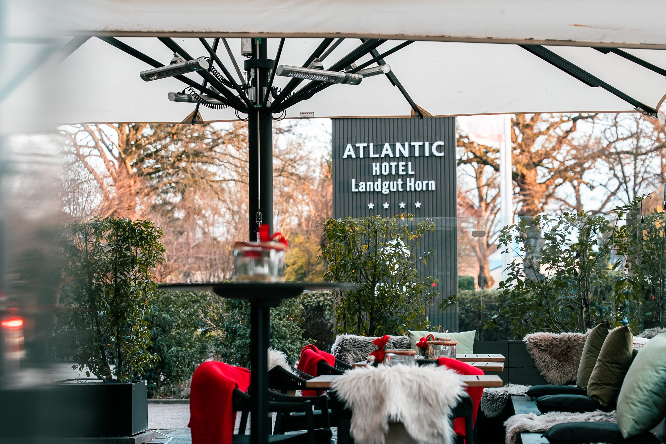 Die Terrasse im Winter mit Decken.