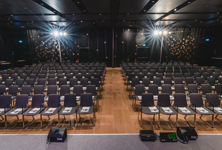 Tagungsraum Frontansicht während des HSMAday2024 im ATLANTIC Hotel Heidelberg