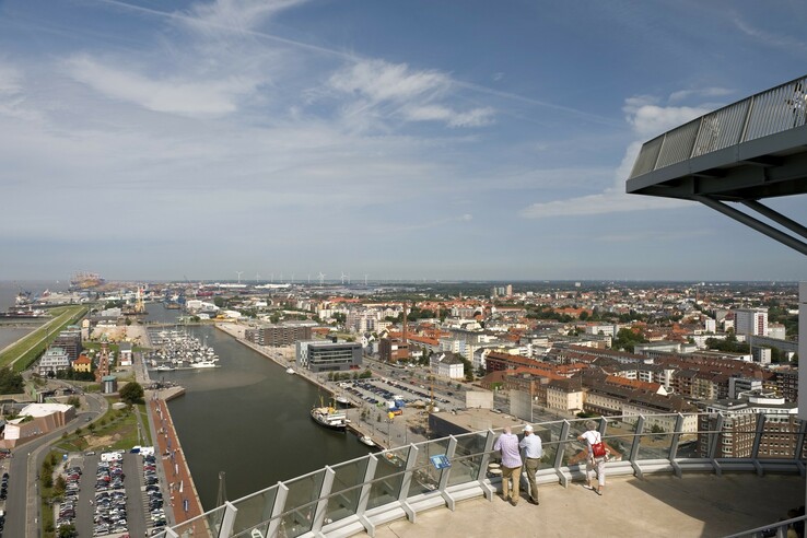 Visit our observation des SAIL City and enjoy the amazin view over Bremerhaven and the coast