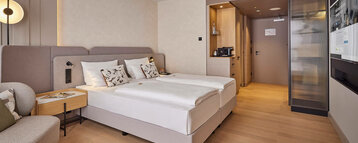 Zimmer mit Blick zur Tür | ATLANTIC Hotel Frankfurt Zimmer mit Blick zur Tür | ATLANTIC Hotel Frankfurt