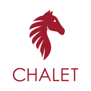 Rotes Pferdekopf-Logo über dem Wort "CHALET" auf weißem Hintergrund.
