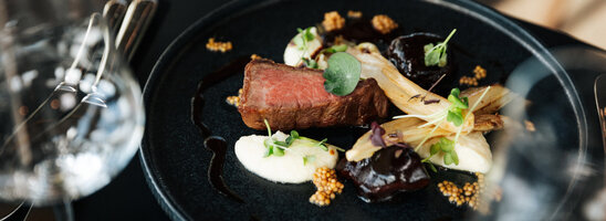 Festliches Gericht mit Fleisch im ATLANTIC Hotel Heidelberg