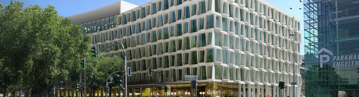 ATLANTIC Hotel Münster Modernes Hotelgebäude mit markanter Glasfassade an einer belebten Straßenecke, umgeben von Radfahrern und Fußgängern.