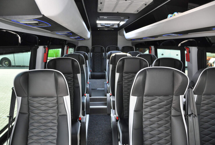 Airport Shuttle ATLANTIC Hotel Heidelberg Innenraum des Flughafen Shuttles von Heidelberg nach Frankfurt
