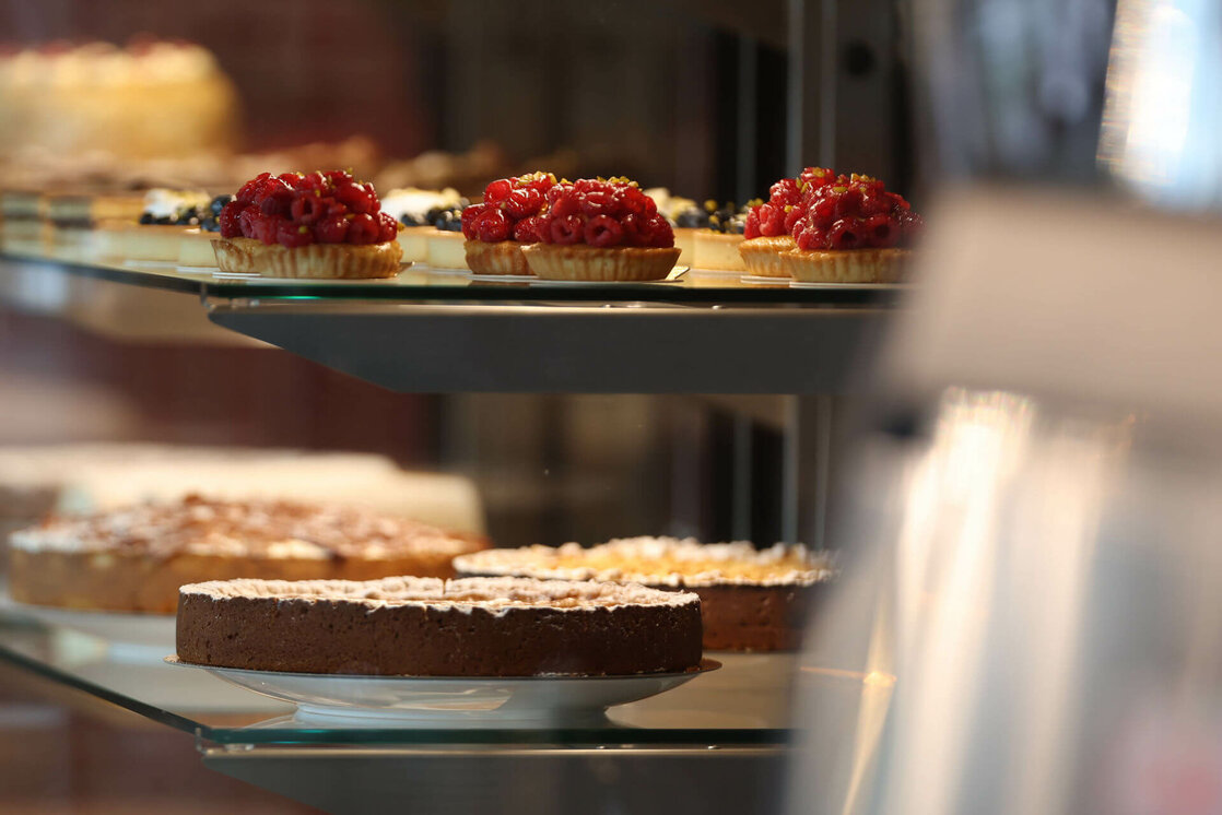 Süße Snacks in der Deli Lounge im ATLANTIC Hotel Heidelberg Süße Snacks in der Deli Lounge im ATLANTIC Hotel Heidelberg