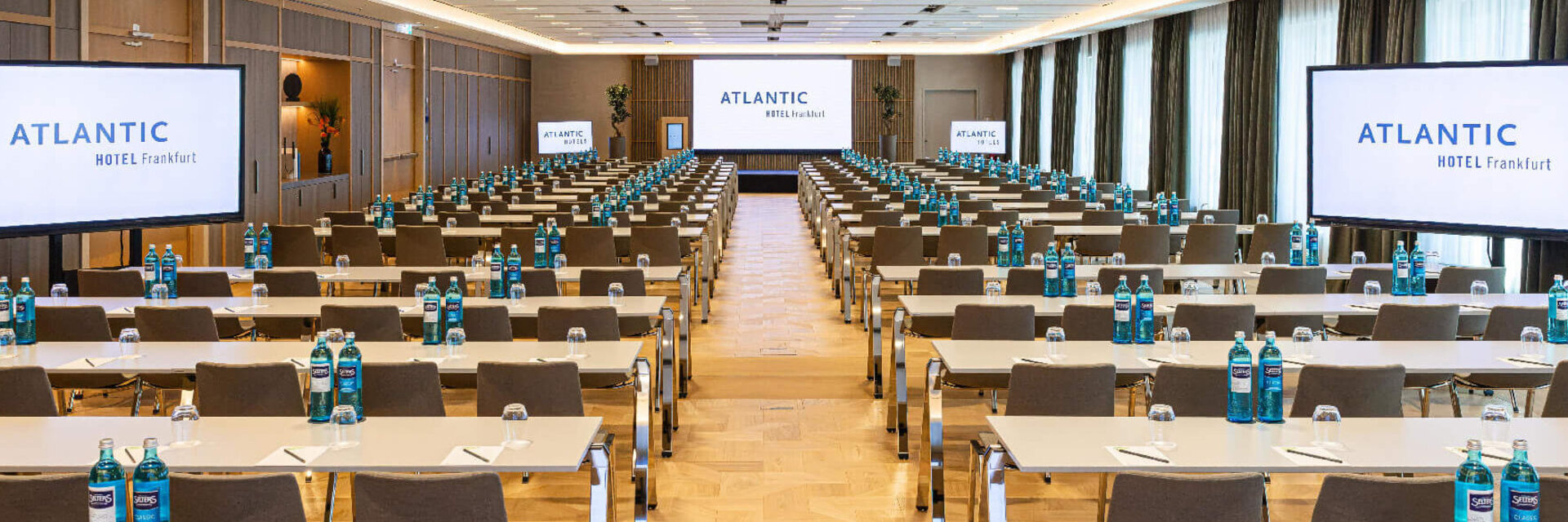 Konferenzsaal im ATLANTIC Hotel Frankfurt Moderner Konferenzsaal im ATLANTIC Hotel Frankfurt mit neuster Technologie