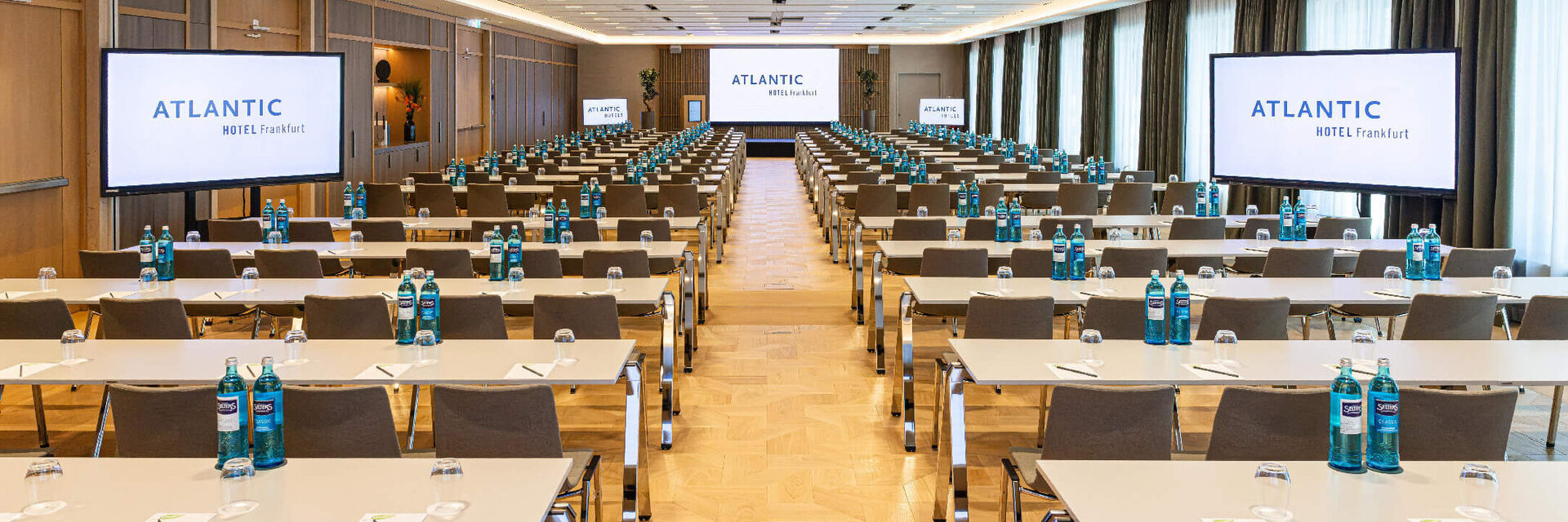 Konferenzsaal im ATLANTIC Hotel Frankfurt Moderner Konferenzsaal im ATLANTIC Hotel Frankfurt mit neuster Technologie