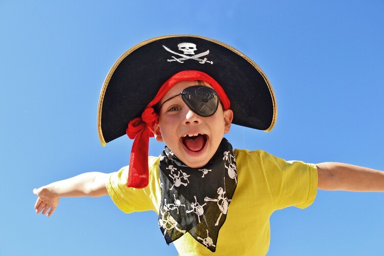 Boy dressed up as a pirat in the ATLANTIC Hotel Airport Bremen 