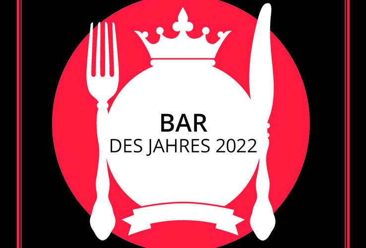 Rotes Logo mit Krone, Gabel, Messer und Text "Bar des Jahres 2022" auf weißem Hintergrund.