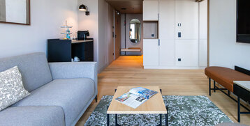 Die Sitzecke in der Suite.