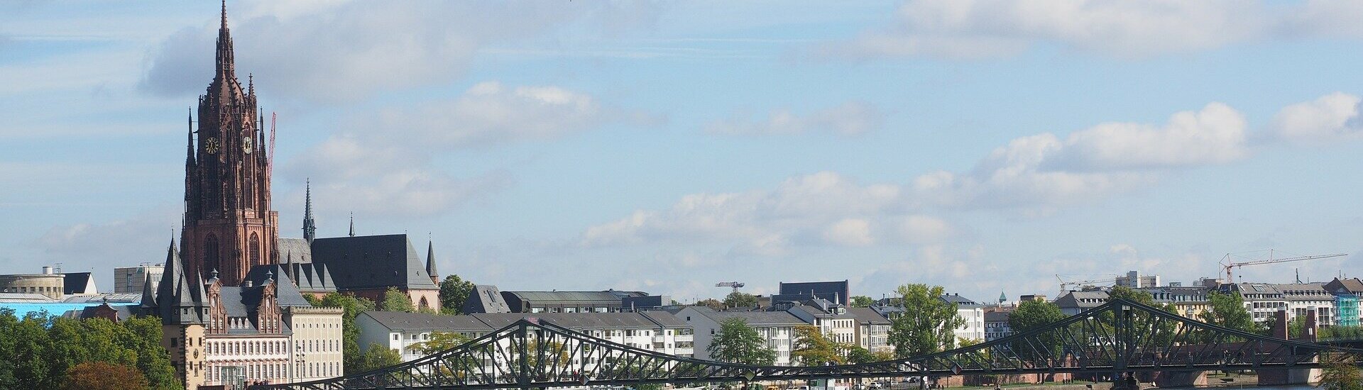 St Bartholomew's Cathedral | ATLANTIC Hotel Frankfurt View over the Main with the imperial cathedral of St. Bartholomew | ATLANTIC Hotel Frankfurt