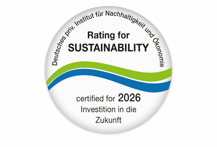 Prüfsiegel „Gesicherte Nachhaltigkeit“ mit grün-blauem Wellenmotiv, vom Deutschen Institut für Nachhaltigkeit.