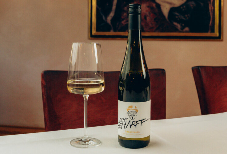 ATLANTIC Hotel Heidelberg Angebot Schlossgastronomie Wein im Schloss vor Gemälde