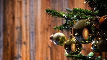 Detailaufnahme Weihnachtsbaum im ATLANTIC Hotel Landgut Horn