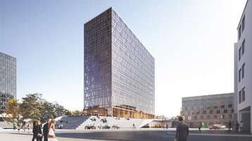 Modernes Hotelgebäude mit Glasfassade, umgeben von Menschen auf Treppen und einem sonnigen Platz.