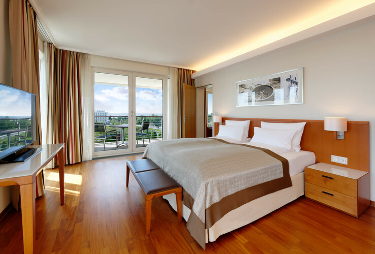 Schlafzimmer der Executive Suite im ATlANTIC Hotel Wilhelmshaven