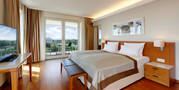 Bedroom of the Executive Suite at the ATlANTIC Hotel Wilhelmshaven