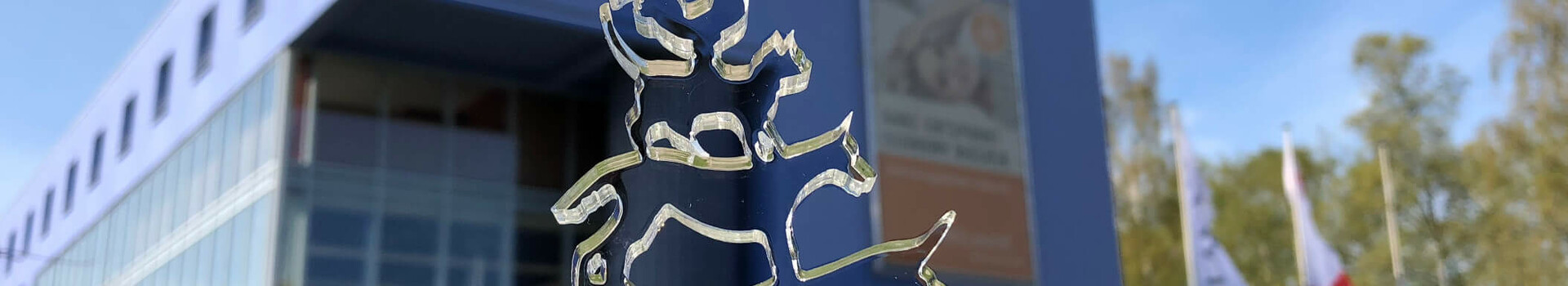 ATLANTIC Hotel Universum in Bremen ATLANTIC Hotel Universum with glass figure of the Bremen Town Musicians in the foreground, modern architecture, blue sky.